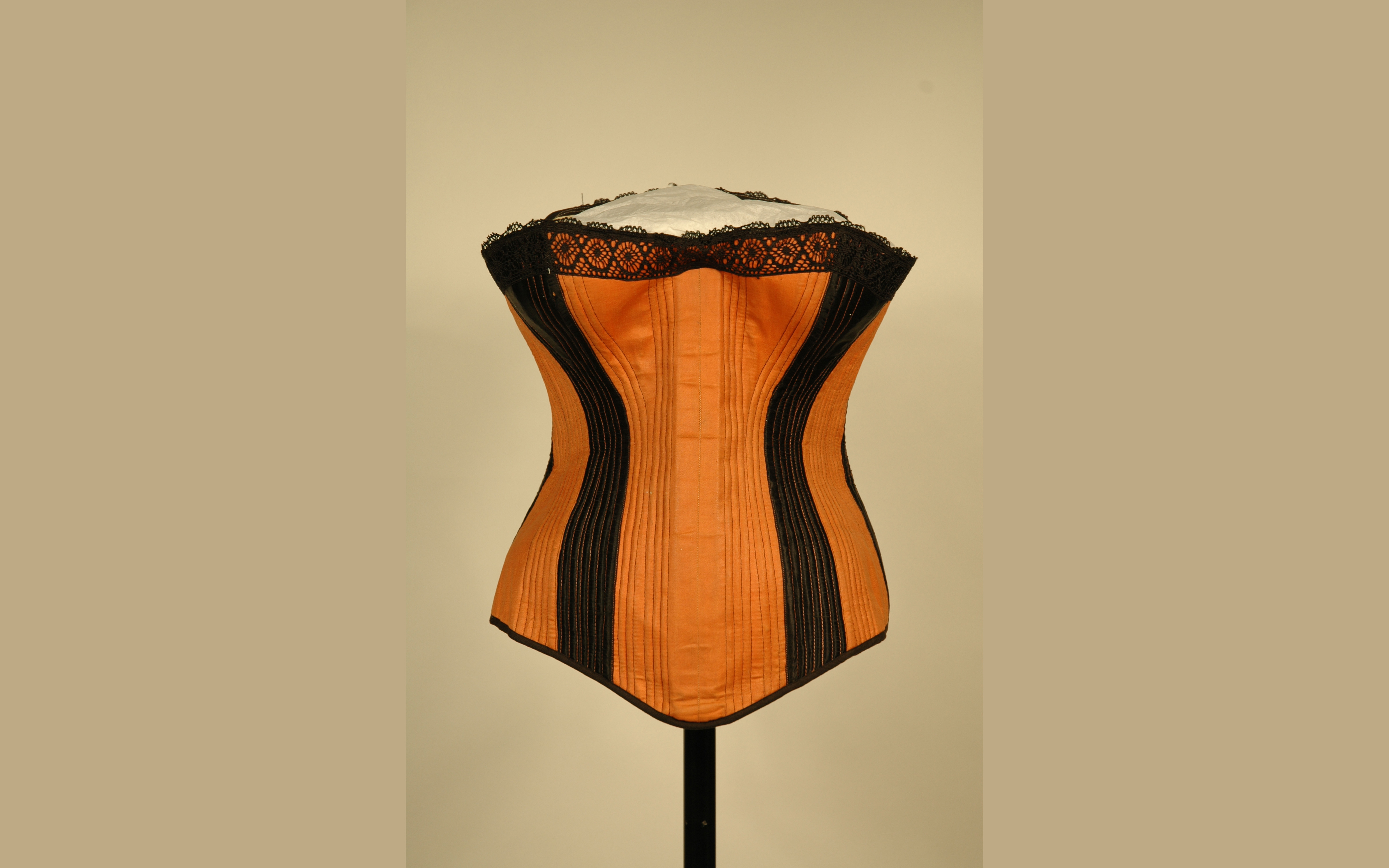 corset-with-back-lacing-image-credit-from-the-collections-of-leicestershire-county-council-the-symington-collection