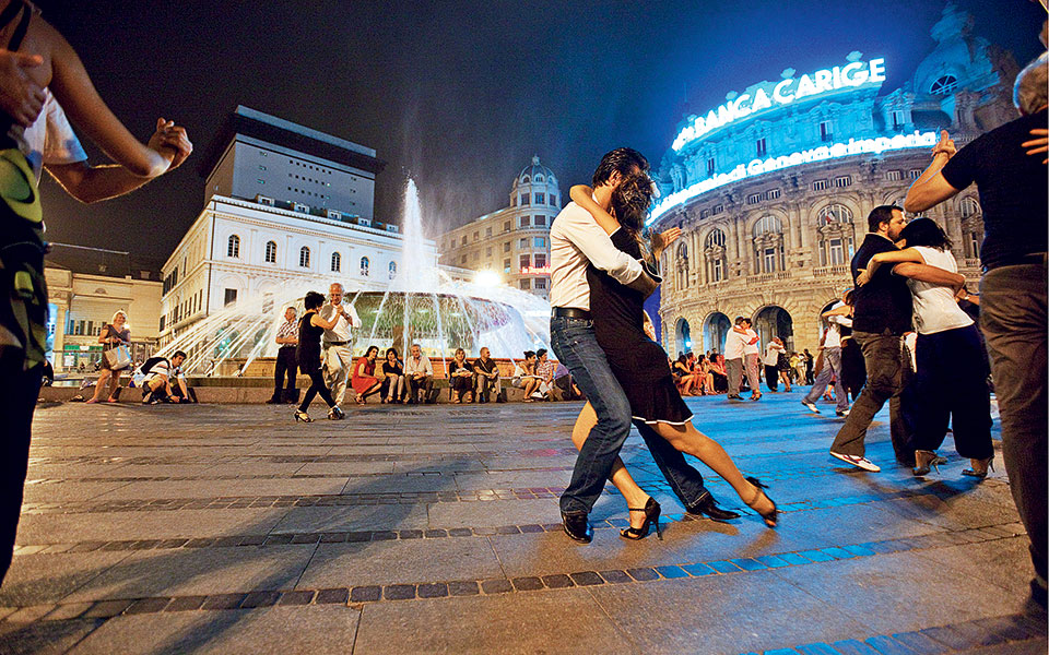serata-di-tango-in-piazza-de-ferrari-cuore-della-citto