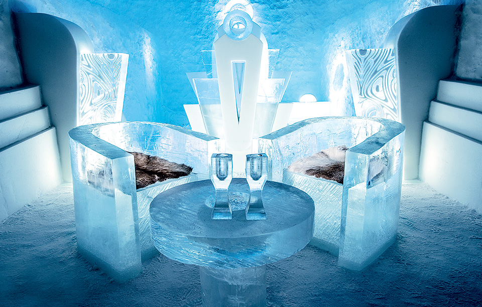 deluxe-suite-once_-upon-a-time-icehotel-2017