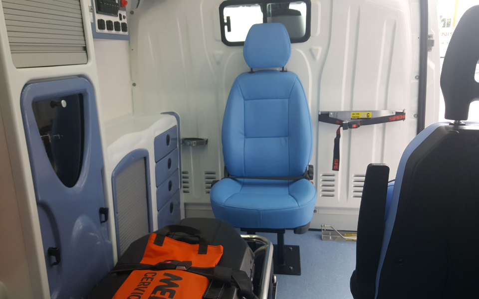 nv400-ambulance5