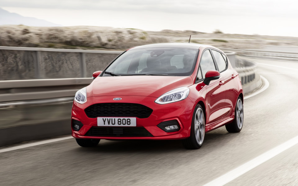 ford_fiesta2016_st-line_34_front_driving_13-low