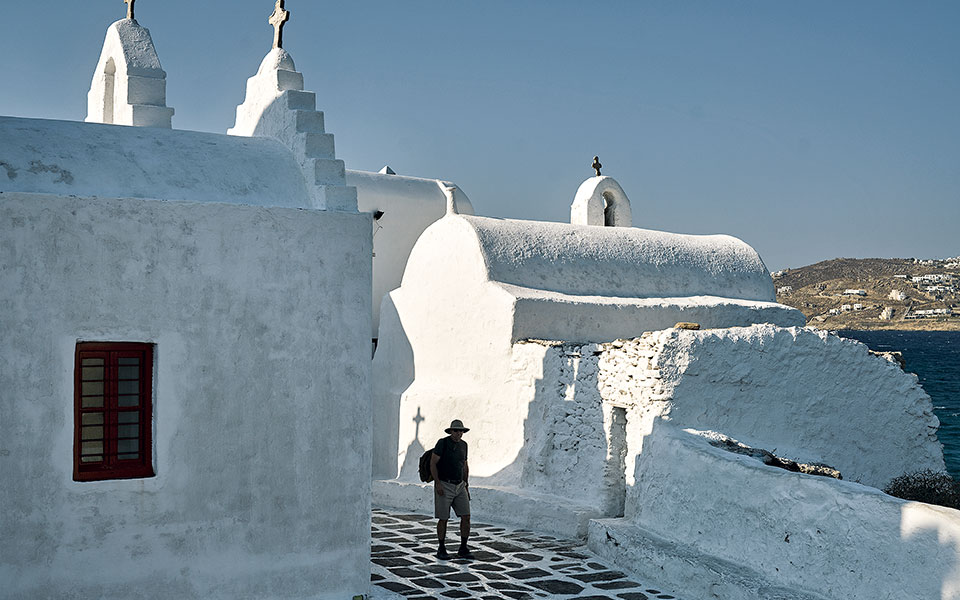 mykonos--panagia-paraportiani-a-cluster-of-five-chapels-built-on-top-of-one-another