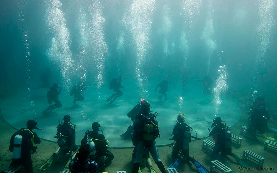 drops-of-breath-photo-carolin-negrin---underwater-performance
