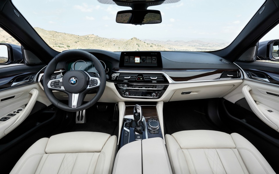 p90237270_highres_the-new-bmw-5-series