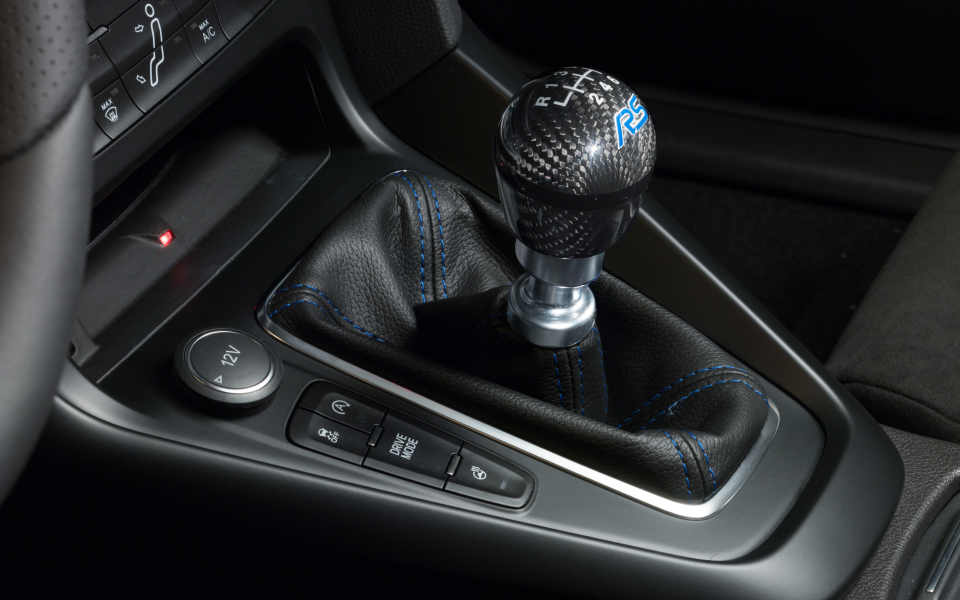 ford-performance-parts-focus-rs-gear-knob