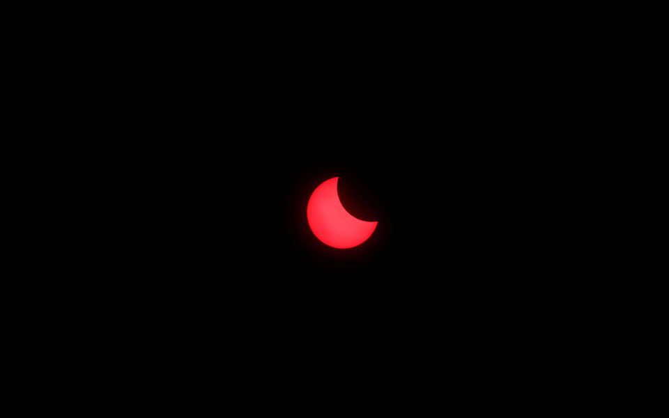 2019-12-26t075125z_1954665217_rc2v2e9gz701_rtrmadp_5_solar-eclipse-indonesia