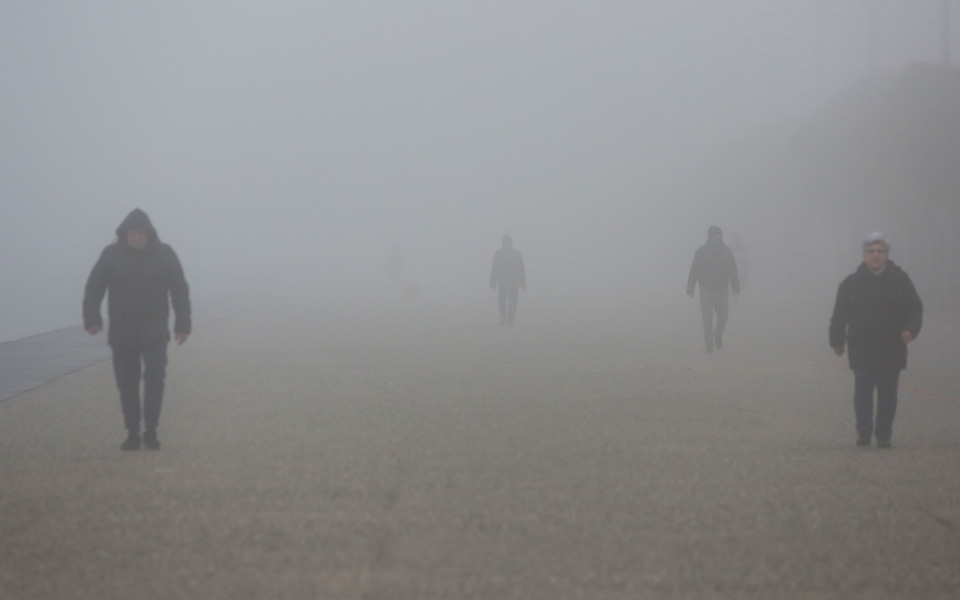 Τοπίο στην ομίχλη η Θεσσαλονίκη (φωτογραφίες) | Η ΚΑΘΗΜΕΡΙΝΗ