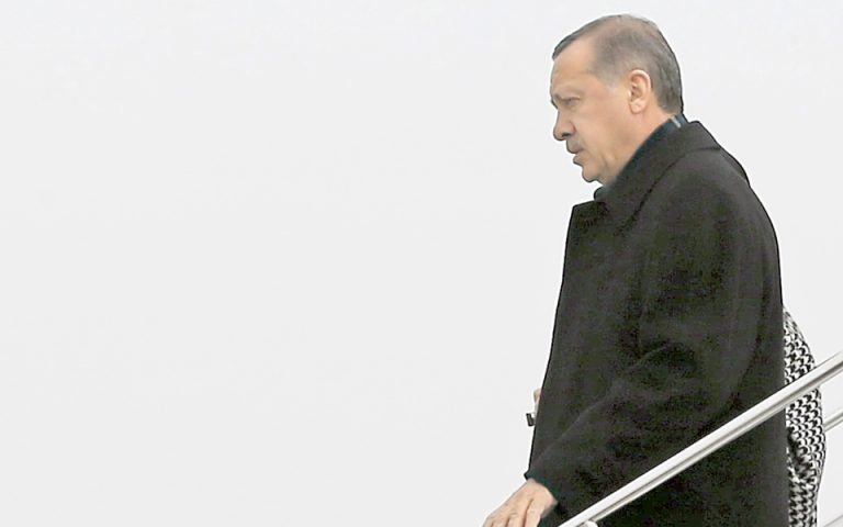 Αναθεωρεί το σχέδιο για προεδρία ο Ερντογάν