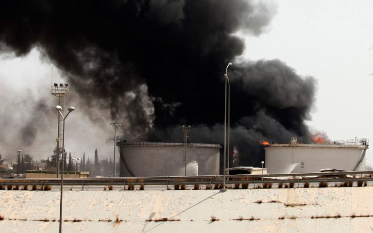 Η Ιταλία στέλνει πυροσβεστικά στη Λιβύη