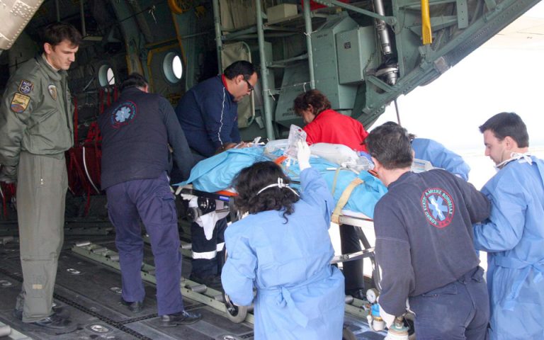Αεροδιακομιδή με στάσεις  για εξυπηρέτηση… εννέα ασθενών