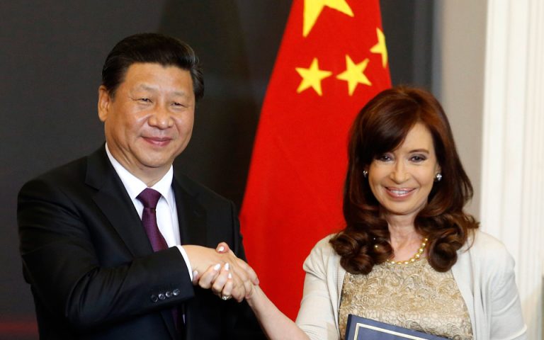 Η Κίνα δανείζει 5,5 δισ. ευρώ στο Μπουένος Αϊρες, που απειλείται με νέα χρεοκοπία