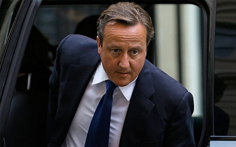 Ε.Ε.: Με «αποκλεισμό» από τα υψηλά αξιώματα κινδυνεύει η Βρετανία λόγω Γιουνκέρ