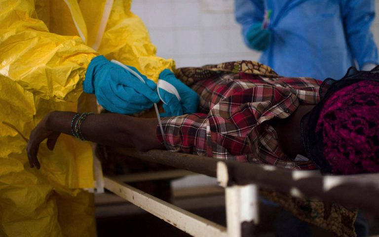 Γιατροί Χωρίς Σύνορα: «Κίνδυνος εξάπλωσης του Έμπολα και σε άλλες χώρες»
