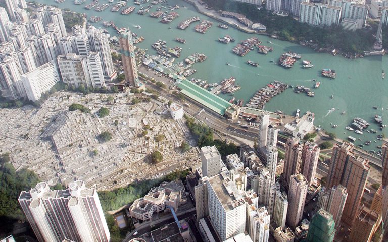 Ανακάμπτουν οι αγοραπωλησίες κατοικιών  στο Χονγκ Κονγκ μετά την πτώση τιμών κατά 20%