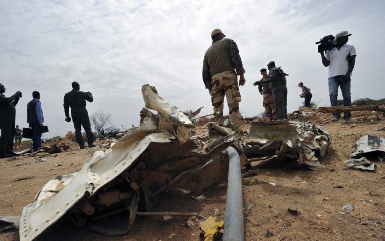 Ισχυρή καταιγίδα η πιθανότερη αιτία της πτώσης του αεροσκάφους της Air Algerie