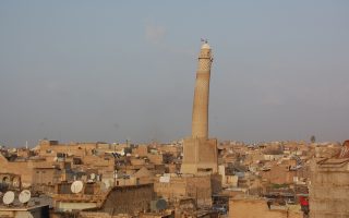 O κεκλιμμένος πύργος στη Μοσούλη, που φιγουράρει και σε ιρακινό χαρτονόμισμα.