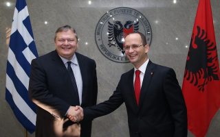 Ο αντιπρόεδρος της Κυβέρνησης με τον αλβανό υπουργό Εξωτερικών το 2013 στα Τίρανα.