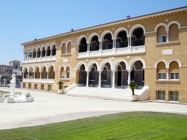 Κύπρος: Μεγάλη επένδυση αξίας 7,5 δισ. της Αρχιεπισκοπής με Ούγγρο επενδυτή