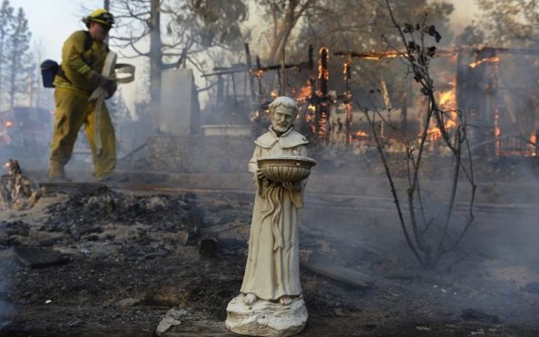 ΗΠΑ: Μεγάλη πυρκαγιά στο εθνικό πάρκο Γιοσέμιτι, εκκενώθηκαν 1000 σπίτια