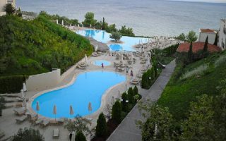 Το ξενοδοχείο που βρέθηκε στην κορυφή των προτιμήσεων στην Ευρώπη είναι το Οceania Club στη Χαλκιδική της αλυσίδας Ikos Resorts.