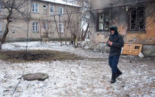 Σίγησαν χθες τα όπλα στο Ντονέτσκ της Ανατολικής Ουκρανίας, δίνοντας τη δυνατότητα στους κατοίκους του να επιθεωρήσουν τις καταστροφές από τις πρόσφατες εχθροπραξίες.