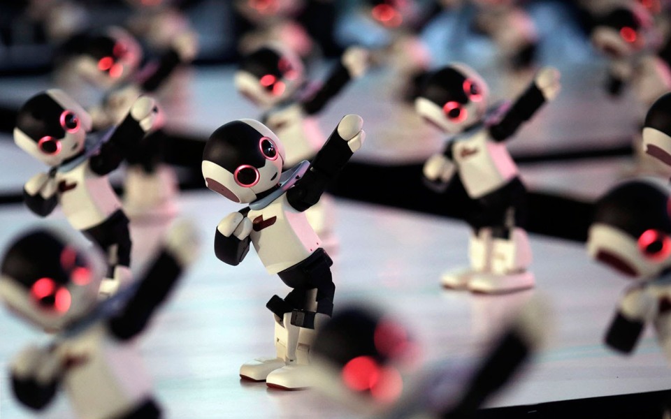 100-χαριτωμένα-ρομπότ-χορεύουν-στο-τόκιο-2065626