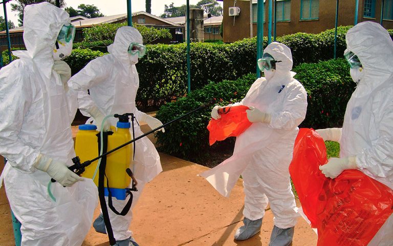 Πιο θανατηφόρος για τα παιδιά ο ιός Εμπολα