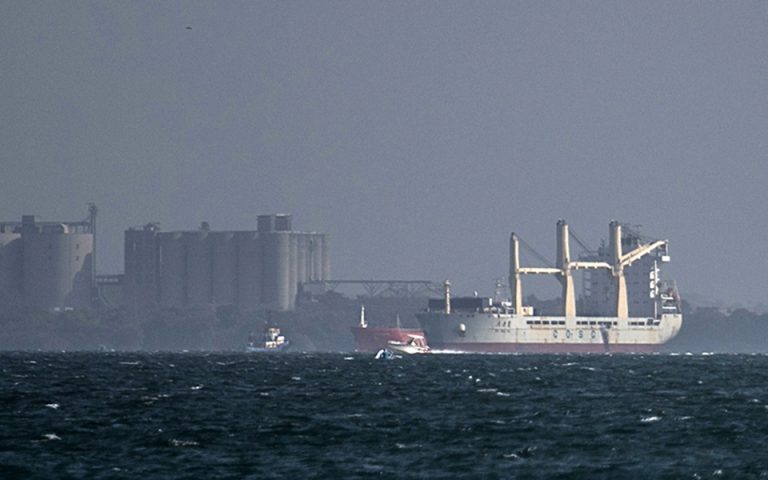 Πλοίο με εκρηκτικές ύλες εντοπίστηκε σε λιμάνι της Κολομβίας