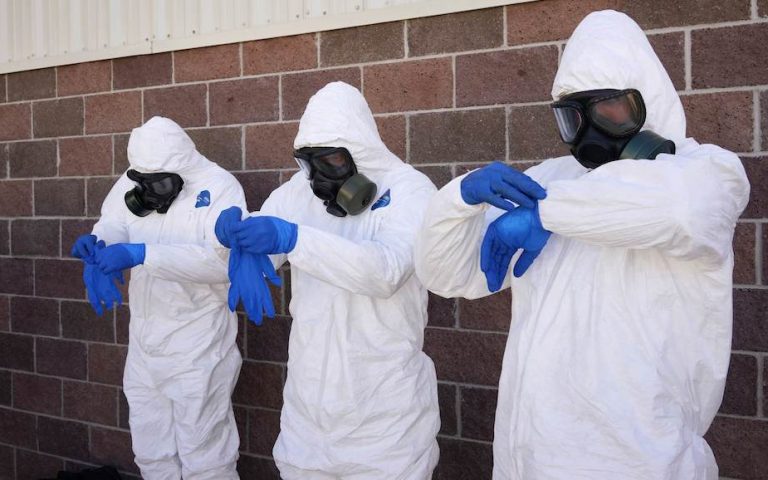 ΗΠΑ: Επαναπατρίζονται υπήκοοι που εικάζεται πως προσβλήθηκαν από τον Έμπολα