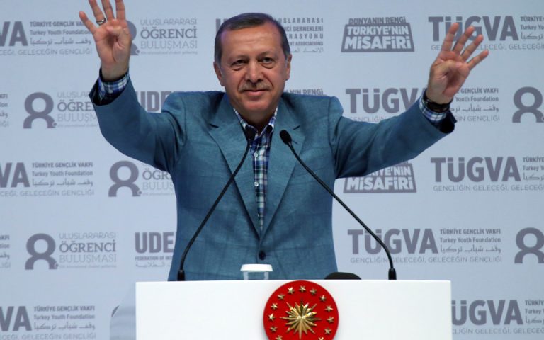 Εκπρόσωπος Ερντογάν: «Αναταραχή στη Μέση Ανατολή αν εκτελεστεί ο Μόρσι»