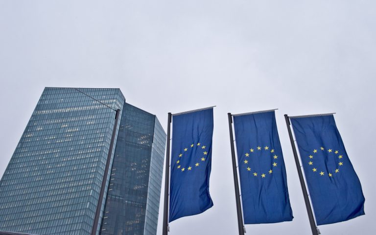 1,1 δισ. ευρώ αύξηση του ELA από την ΕΚΤ, συνεχίζονται οι εκροές