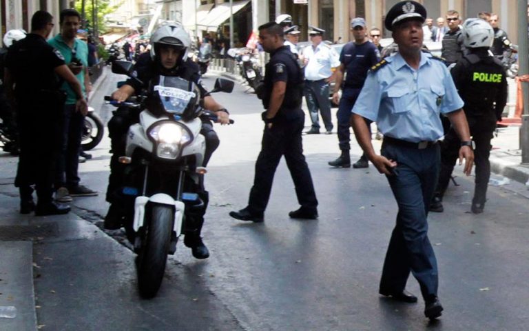Συλλήψεις για «προστασία» σε παράγοντες ποδοσφαίρου