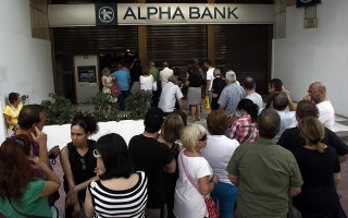 epa04822811 People queue to withdraw money from an ATM outside a branch of Greece's Alpha Bank in Athens, Greece, 28 June 2015. Greeks queued up in front of cash machines Sunday as officials were considering capital controls after the European Central Bank decided against raising the amount of emergency credit that it provides to the Mediterranean country's banks. The European Central Bank (ECB) announced it was maintaining its Emergency Liquidity Assistance (ELA) to the Greek financial system at the current level. The ECB is one of Greece's three international creditors, alongside the International Monetary Fund (IMF) and the European Commission. With Greece on the brink of insolvency following inconclusive talks with its creditors, the ELA has been helping the Greek central bank provide liquidity to commercial banks.  EPA/ALEXANDROS VLACHOS