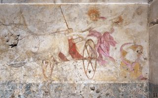 Στη φωτογραφία η τοιχογραφία «Η αρπαγή της Περσεφόνης» στους τάφους των Αιγών.
