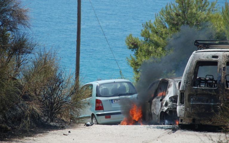 Σύγκρουση αυτοκινήτων προκάλεσε την πύρινη λαίλαπα στην Κέρκυρα
