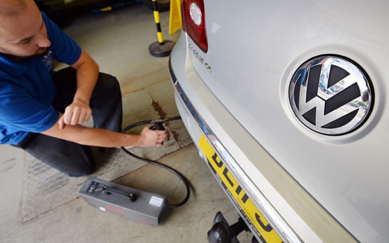 Διαψεύδει η VW εμπλοκή 30 στελεχών της στο σκάνδαλο των εκπομπών ρύπων