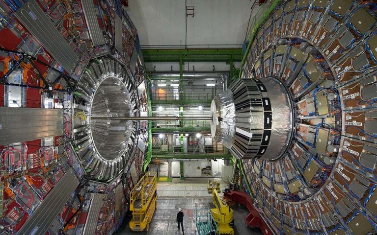 CERN: Ενδείξεις για ανακάλυψη νέου σωματιδίου