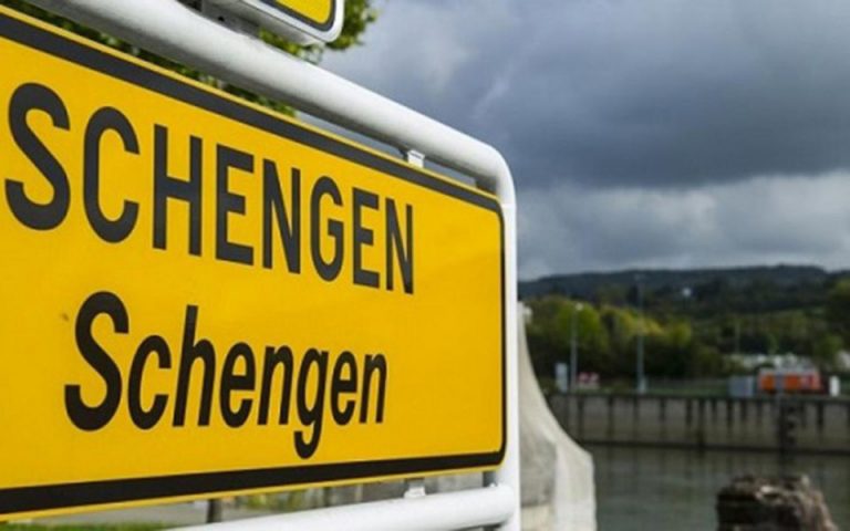 Η έξοδος από την Σένγκεν στο Συμβούλιο Εσωτερικών Υποθέσεων