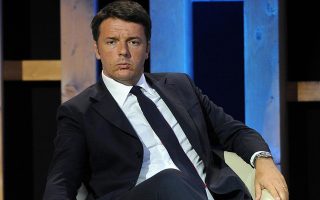epa04917354 Italian Premier Matteo Renzi during his visit at Expo 2015 in Milan, 6 September 2015.  This is the second time Milan hosts the Expo, the first Milan International Exposition took place in 1906. The event's 2015 theme is 'Feeding the Planet, Energy for Life'.  EPA/MATTEO BAZZI