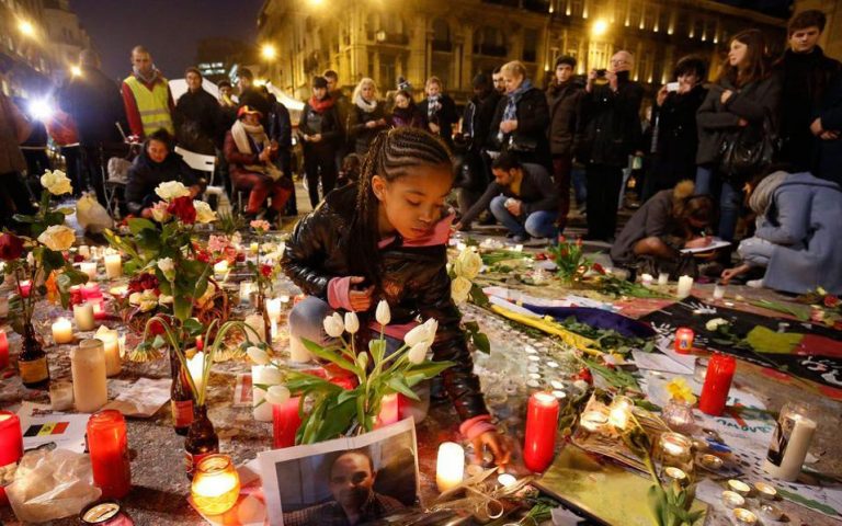 Τριάντα τέσσερις οι νεκροί από τις επιθέσεις στο αεροδρόμιο και το μετρό των Βρυξελλών