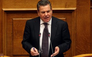 Ανοικτό το ενδεχόμενο περαιτέρω μείωσης του ανώτατου πλαφόν στις υψηλές συντάξεις, αφήνει ο υφυπουργός Εργασίας Τάσος Πετρόπουλος.