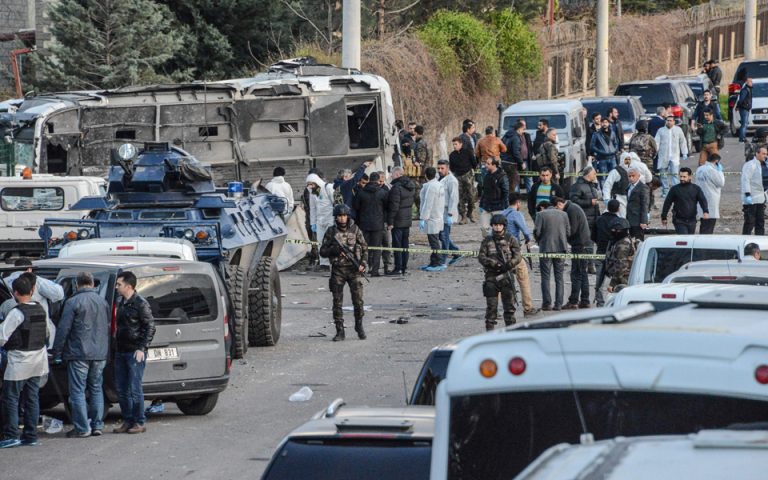 Eπτά νεκροί και 27 τραυματίες από έκρηξη στο Ντιγιάρμπακιρ της Τουρκίας