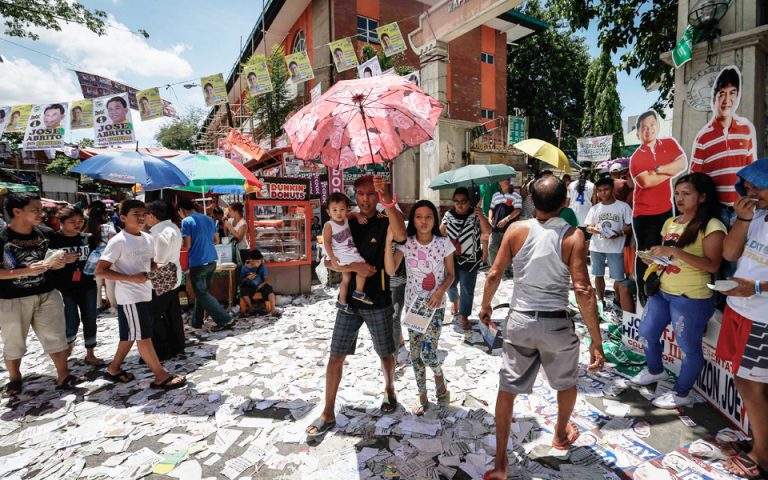 Προηγείται ο «τιμωρός» Ντουτέρτε στις Φιλιππίνες