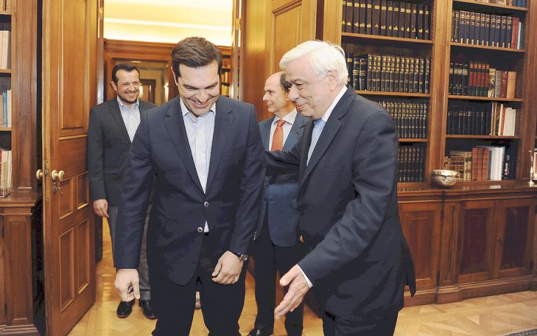 Παυλόπουλος: Στέρεη η απόφαση παραμονής στην Ευρωζώνη