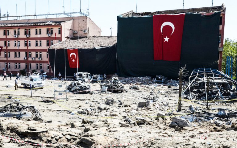 Σειρά επιθέσεων στη ΝΑ Τουρκία