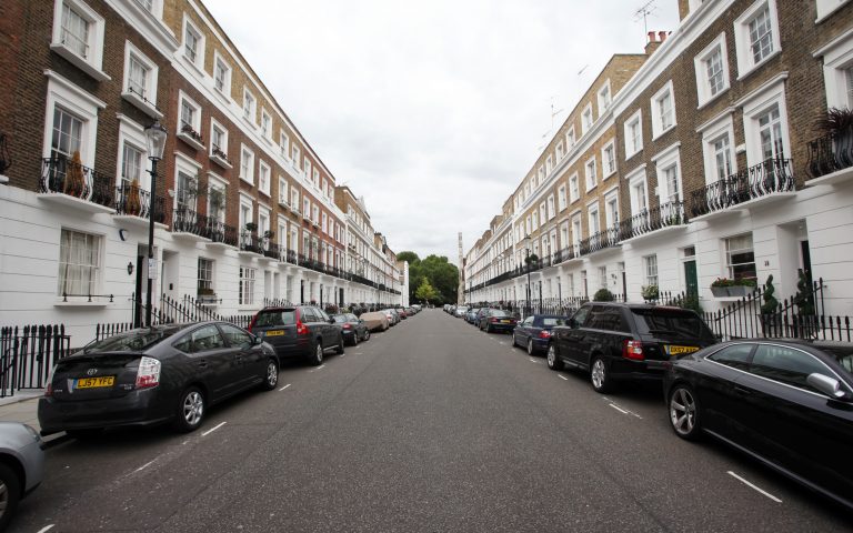 «Μεταναστεύουν» από το Λονδίνο αναζητώντας φθηνότερες κατοικίες σε άλλες πόλεις