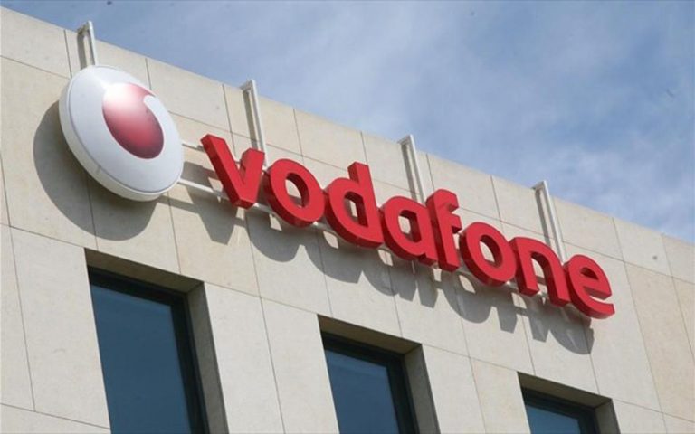 Υπερτετραπλασιάστηκε τον Αύγουστο η κίνηση στο δίκτυο της Vodafone