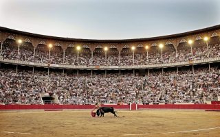 Φωτογραφία του 2011 δείχνει Ισπανό ματαντόρ στην τελευταία ταυρομαχία του, στη Βαρκελώνη.