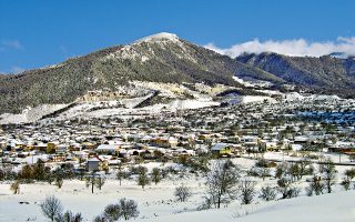 Το χιονοσκέπαστο χωριό του Βώλακα. (Φωτογραφία: ΘΥΜΙΟΣ ΚΑΚΟΣ)