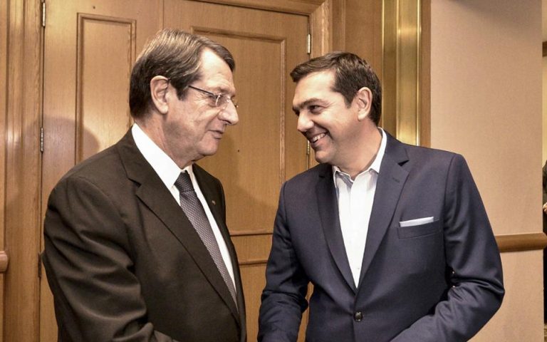 Σε κοινή γραμμή Αθήνα – Λευκωσία για το Κυπριακό